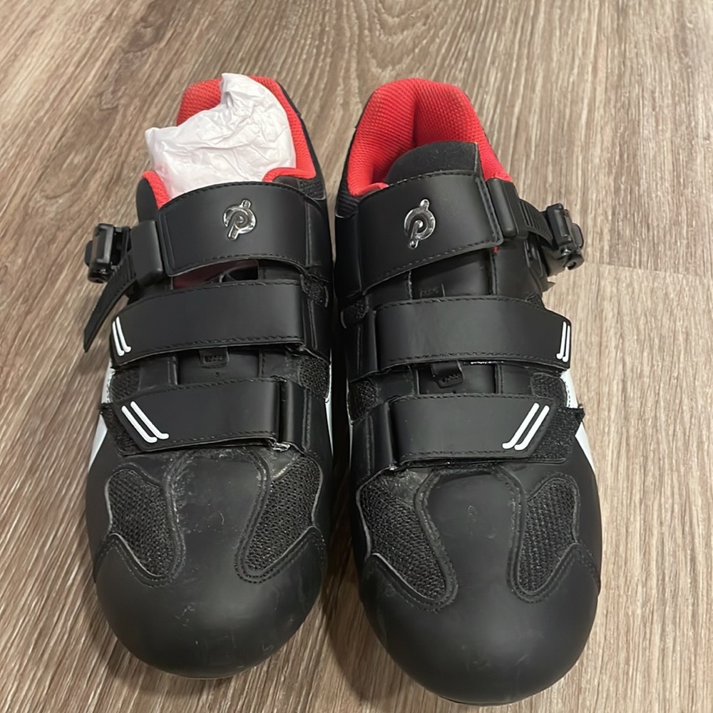 Peloton shoes size 44.. fits men’s 10.5